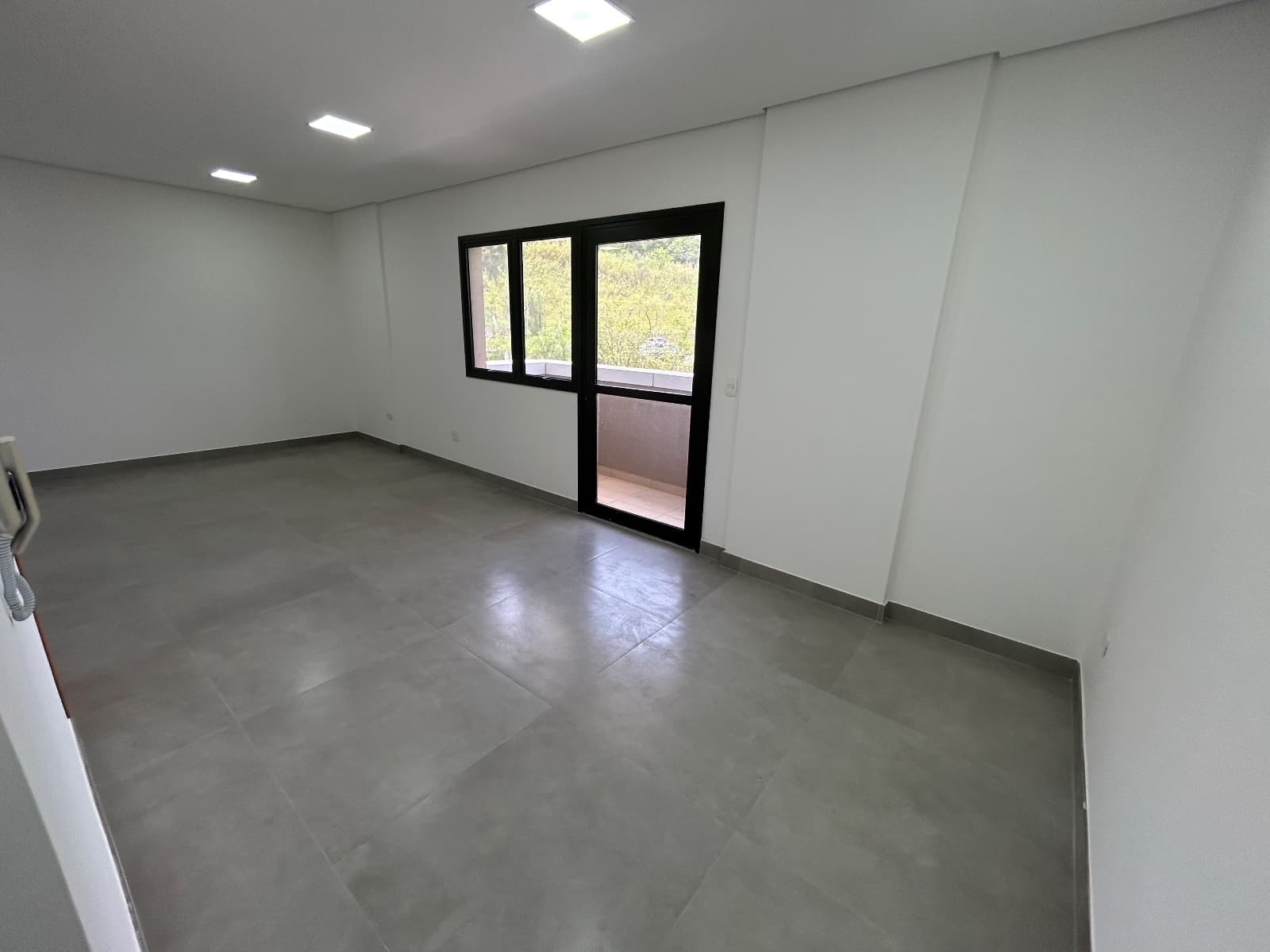 SALA COMERICAL RESERVA JEQUITIBA OFFICE
